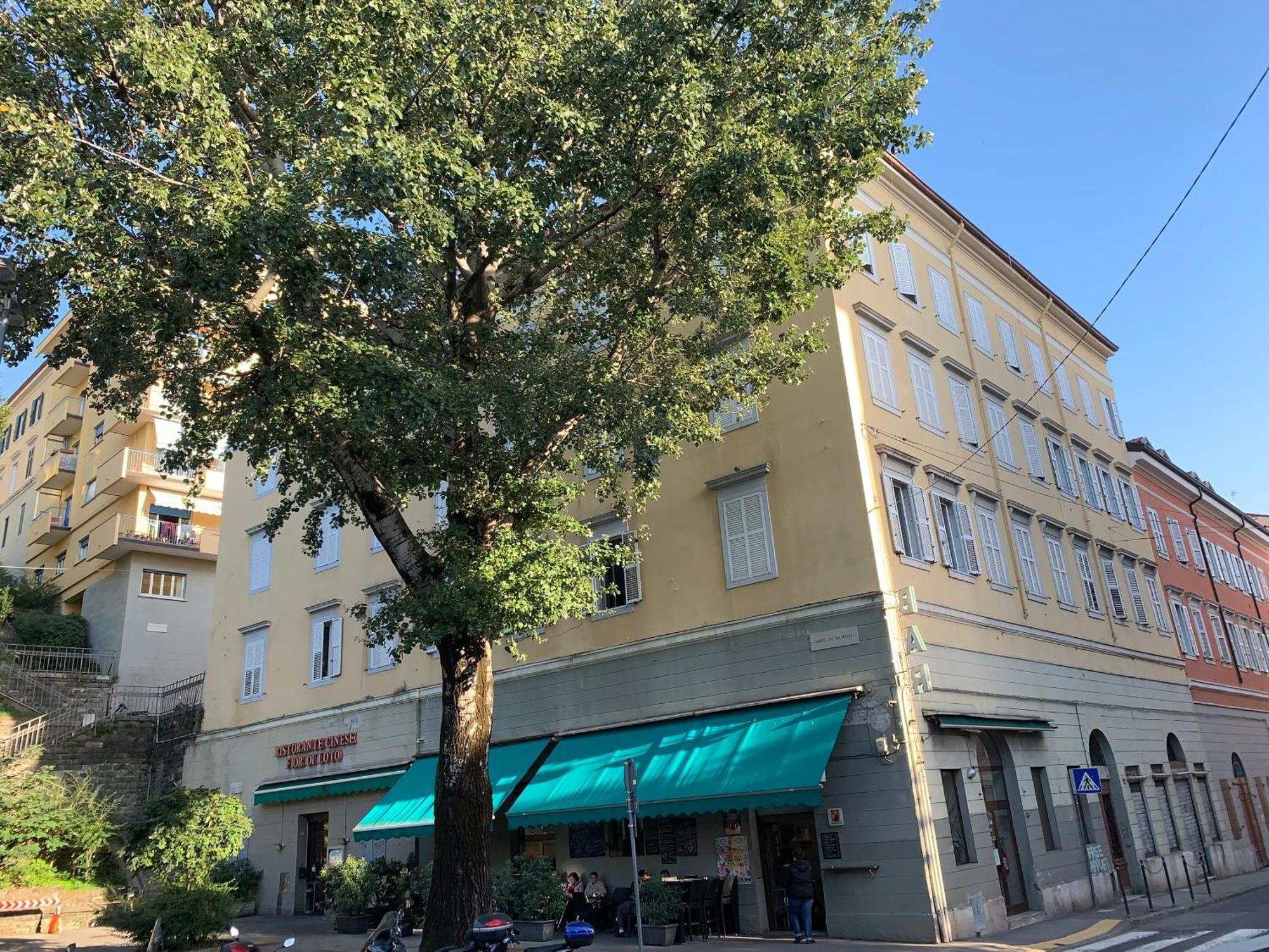 Alla Scaletta B Apartment Trieste Luaran gambar