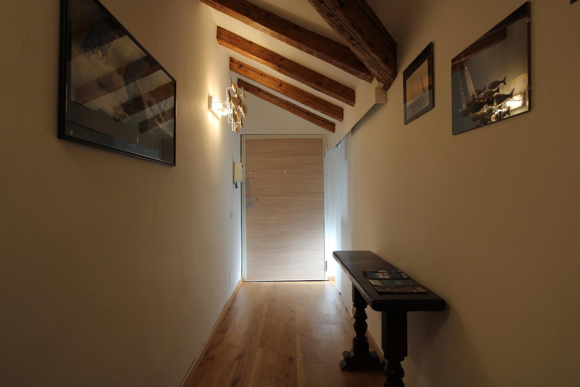 Alla Scaletta B Apartment Trieste Luaran gambar